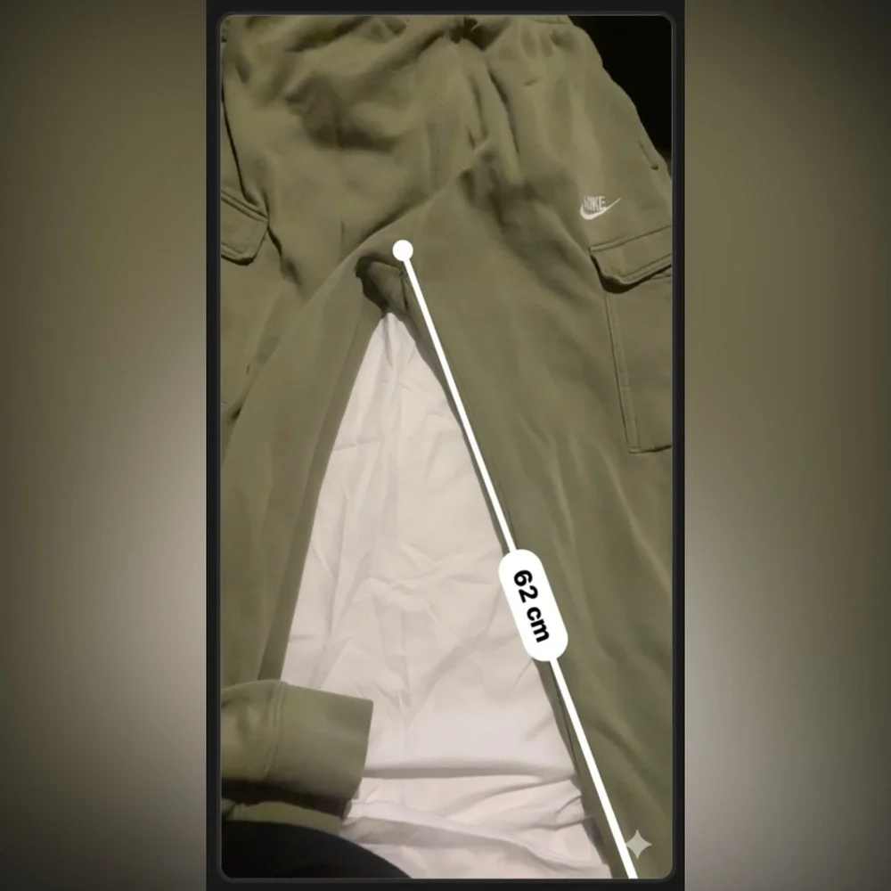 Nike Men's Green Cargo Joggers - Picture 4 of 5